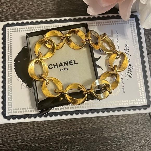 Chanel Vintage Oval Chain Necklace - AUTH - Picture 1 of 11